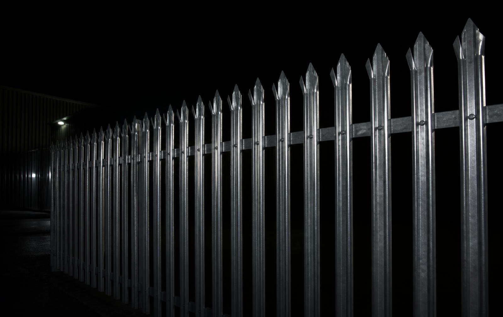 Industrial palisade security fencing